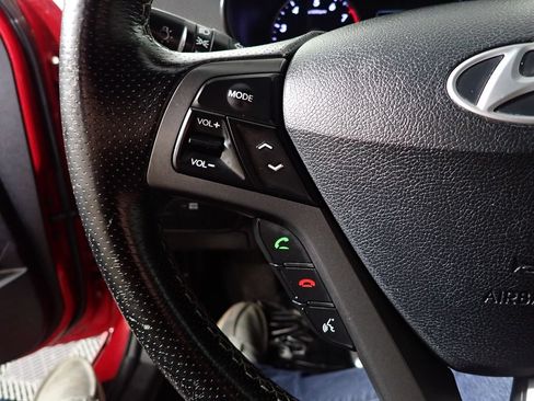 Used 2016 Hyundai Veloster Turbo FWD image 24