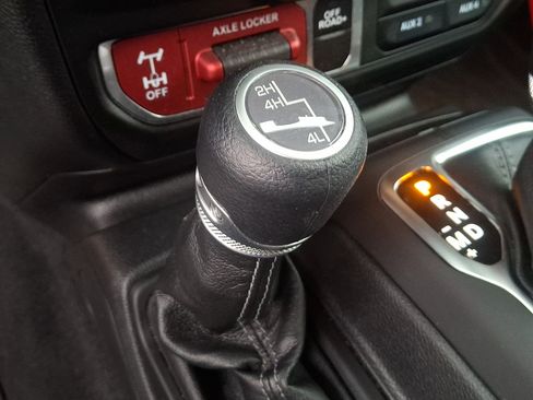 Used 2025 Jeep Gladiator Sport AWD/4WD image 26
