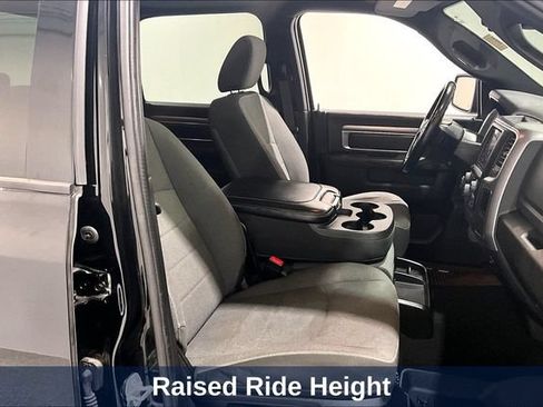 Used 2022 RAM 1500 Warlock AWD/4WD image 40