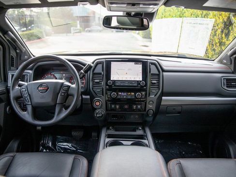 Used 2021 Nissan Titan PRO-4X w/ Pro-4x Convenience Package image 16