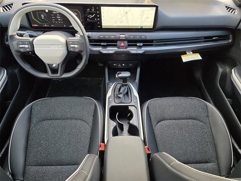 New 2025 Kia K4 GT-Line image 18