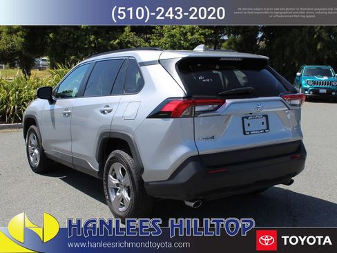Used 2025 Toyota RAV4 XLE FWD image 9