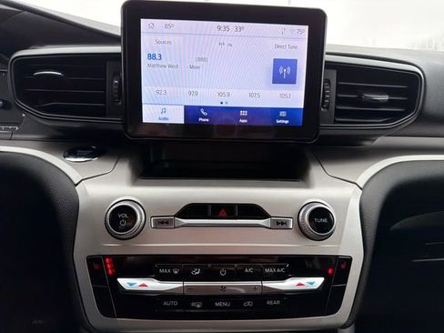 Used 2022 Ford Explorer XLT image 17