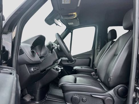 Used 2023 Mercedes-Benz Sprinter 3500 image 37