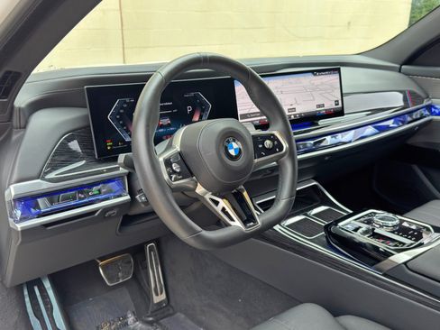 Used 2023 BMW 740i RWD image 15