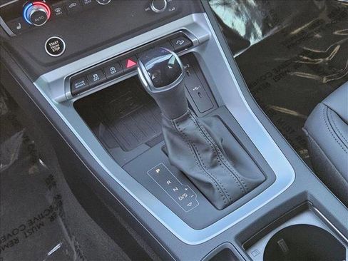 New 2025 Audi Q3 2.0T Premium image 12