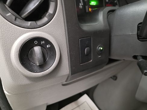 Used 2018 Ford E-350 and Econoline 350 Super Duty w/ Power Windows & Locks Group RWD image 18