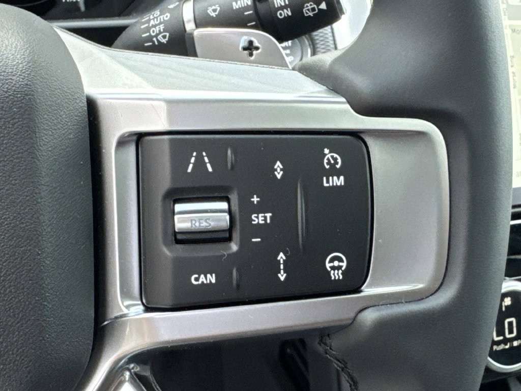 New 2026 Land Rover Discovery Dynamic SE AWD/4WD image 31