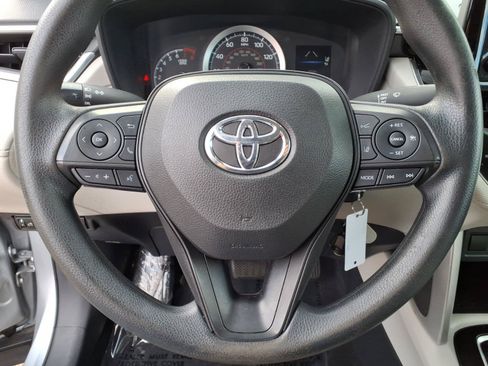 Certified 2022 Toyota Corolla Cross L AWD/4WD image 17