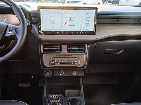 New 2026 Ford Maverick Lobo image 11