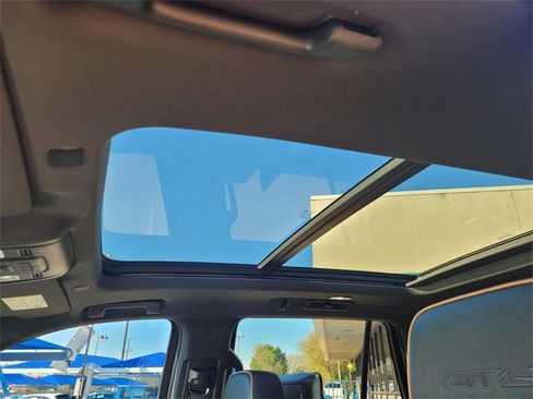 Used 2021 GMC Yukon AT4 w/ AT4 Premium Package image 24