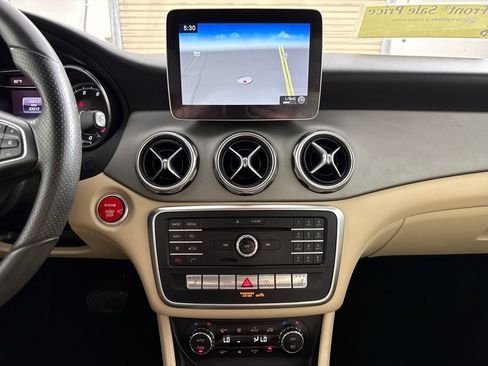 Used 2018 Mercedes-Benz GLA 250 image 17