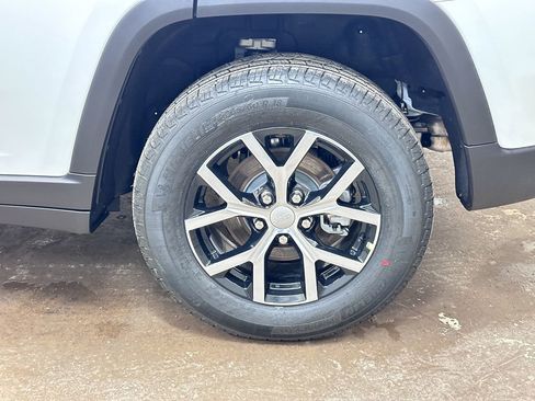 New 2026 Jeep Grand Cherokee Limited image 42