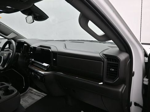 Used 2023 Chevrolet Silverado 1500 LT AWD/4WD image 8