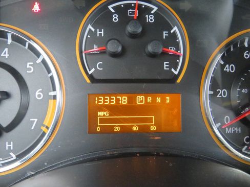 Used 2015 Nissan Armada Platinum w/ Platinum Reserve Package RWD image 20