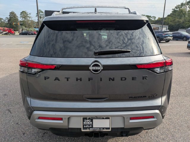 Used 2025 Nissan Pathfinder Platinum w/ Black Appearance Package FWD image 5