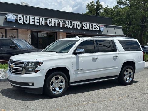 Used 2016 Chevrolet Suburban LTZ RWD image 2