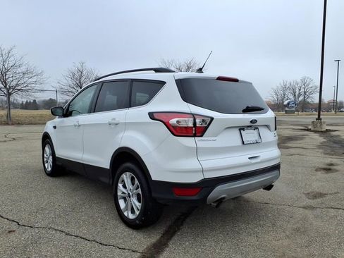 Certified 2018 Ford Escape SE w/ SE Sync 3 Package image 8
