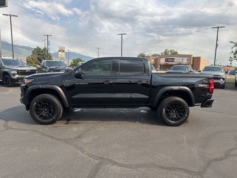 Certified 2025 Chevrolet Colorado Trail Boss AWD/4WD image 4
