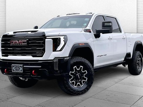 Used 2024 GMC Sierra 2500 AT4X image 13