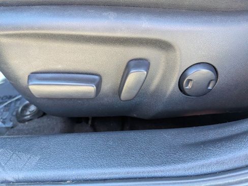 Used 2016 Toyota Camry SE FWD image 12