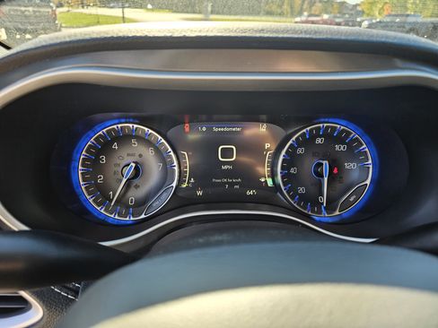 New 2026 Chrysler Pacifica Select image 5