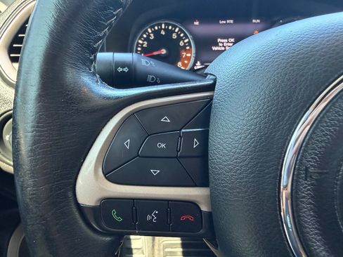 Used 2017 Jeep Renegade Trailhawk AWD/4WD image 14