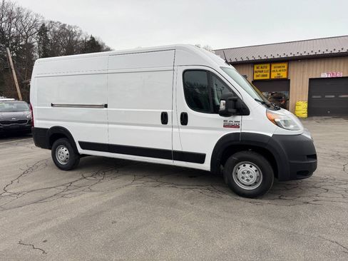 Used 2022 RAM ProMaster 2500 FWD image 3