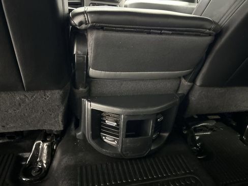 Used 2022 RAM 2500 Tradesman w/ Chrome Appearance Group AWD/4WD image 22