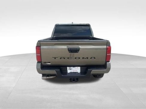 Used 2026 Toyota Tacoma TRD Off-Road AWD/4WD image 4