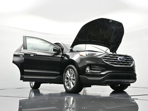 Used 2024 Ford Edge Titanium image 49