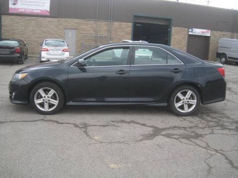 Used 2012 Toyota Camry SE FWD image 8