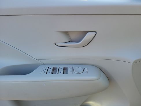 Used 2024 Hyundai Kona SEL FWD image 17
