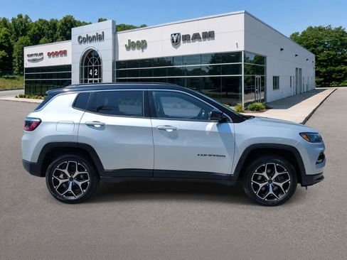 Used 2025 Jeep Compass Limited w/ Sun & Sound Group AWD/4WD image 7