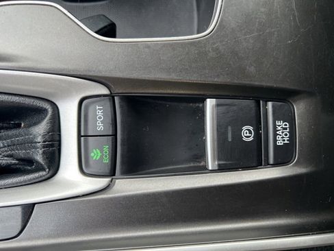 Certified 2018 Honda Accord Sport image 30