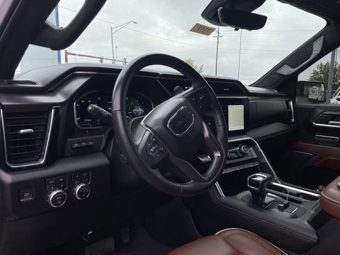 Used 2023 GMC Sierra 1500 Denali Ultimate image 10
