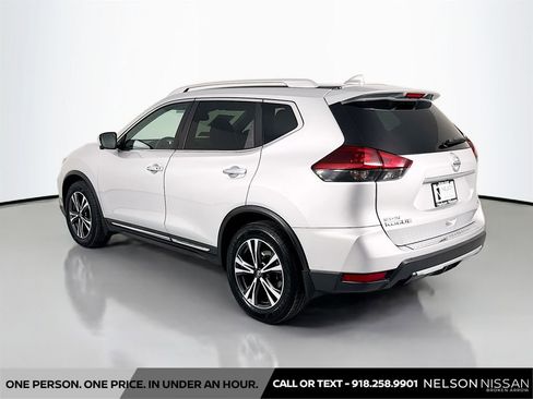 Certified 2018 Nissan Rogue SL FWD image 7
