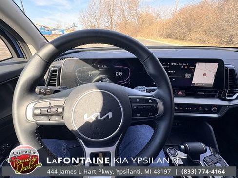 Certified 2025 Kia Sportage EX image 13