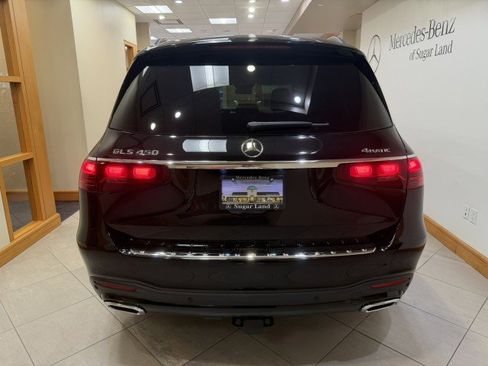 Certified 2025 Mercedes-Benz GLS 450 4MATIC image 4