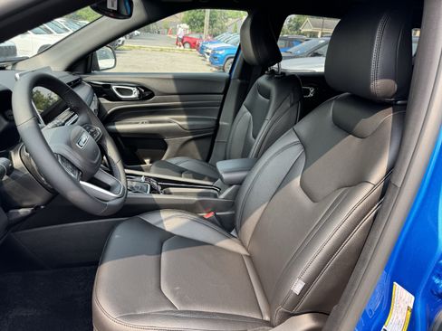 New 2025 Jeep Compass Limited w/ Sun & Sound Group image 9