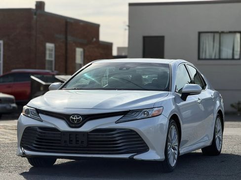 Used 2018 Toyota Camry XLE image 1