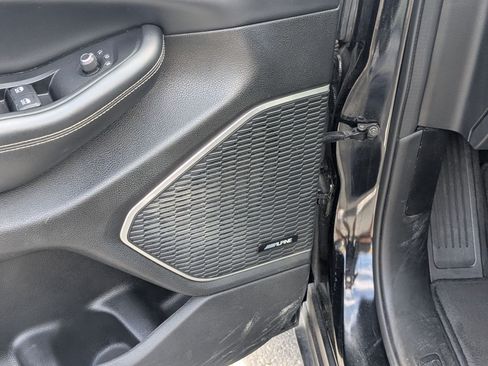 Used 2023 Jeep Grand Cherokee 4WD 4xe image 17