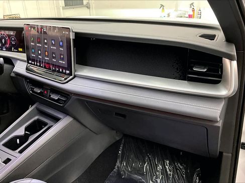 New 2026 Volkswagen Tiguan SE R-Line image 28