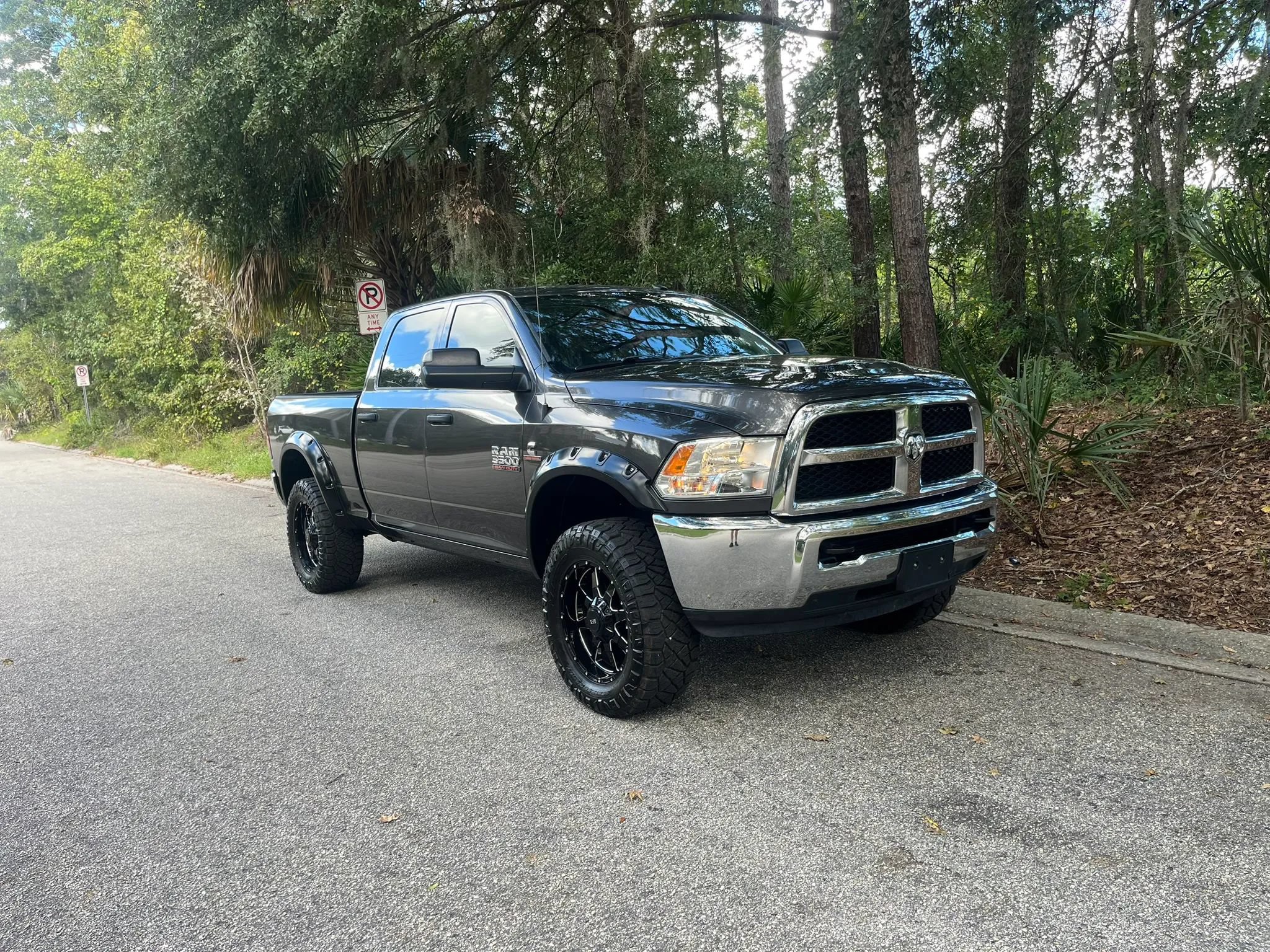 Used 2018 RAM 3500 Tradesman w/ Chrome Appearance Group AWD/4WD image 4