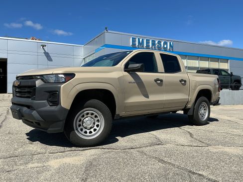 Used 2023 Chevrolet Colorado W/T w/ WT Convenience Package AWD/4WD image 1