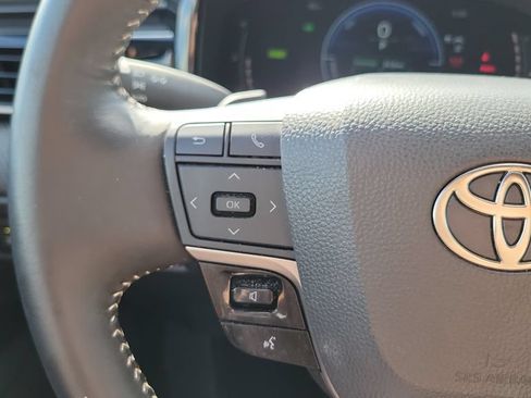 Used 2025 Toyota Camry SE FWD image 20