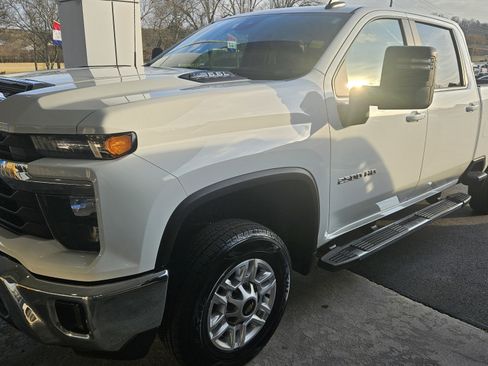 Used 2025 Chevrolet Silverado 2500 LT w/ Convenience Package image 1