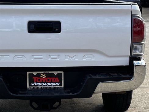 Used 2023 Toyota Tacoma TRD Off-Road image 6