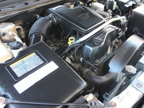 Used 2005 GMC Envoy XL SLT RWD image 37