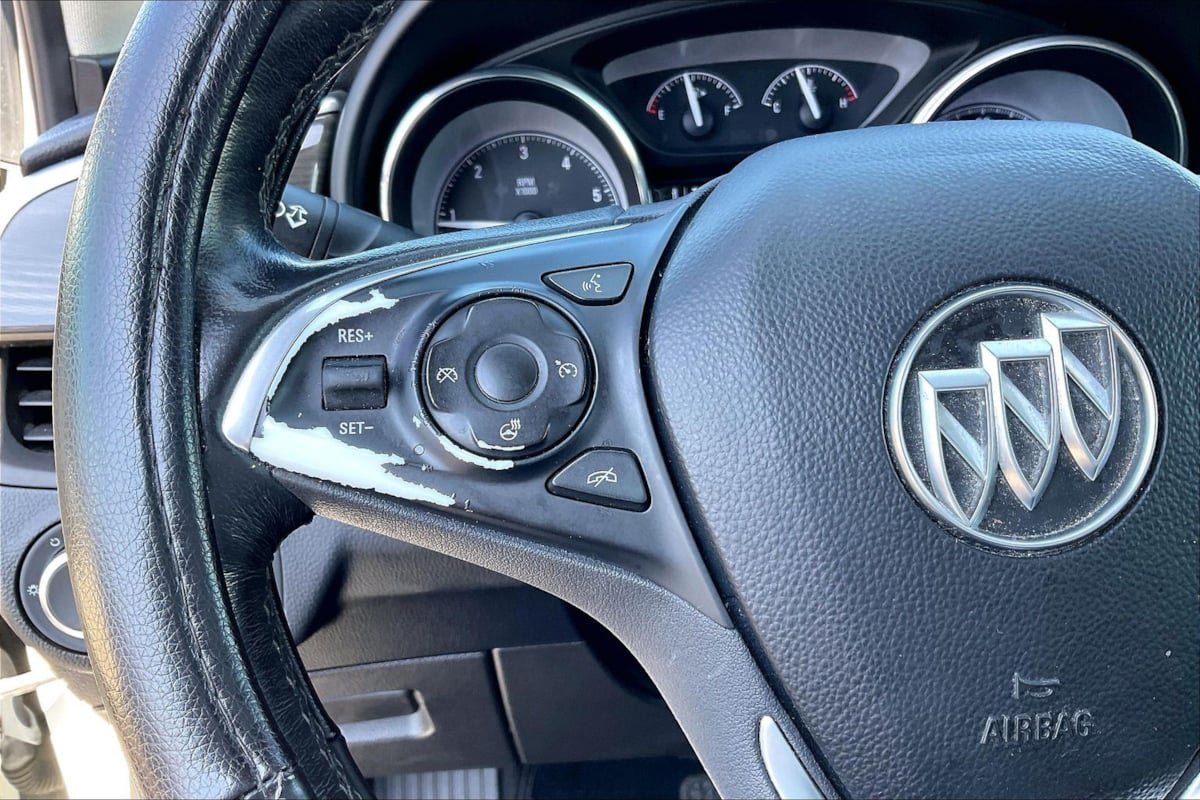 Used 2020 Buick Envision Essence w/ LPO, Cargo Package FWD image 18
